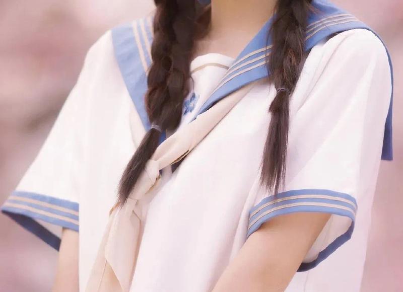  女人现实点的短句选录70句