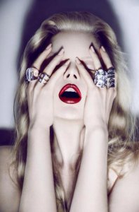 ​霸气女生个性分手说说(分手个性说说心情短语)